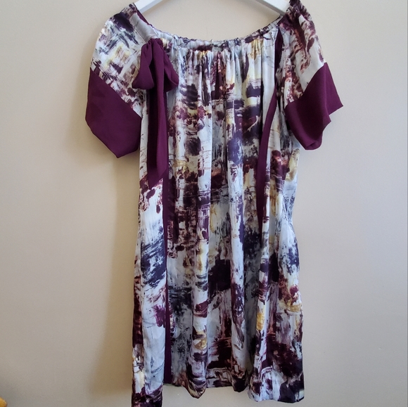 MaxMara 100% Silk Dress with Tie bow front with wine color contrast, - Picture 2 of 12